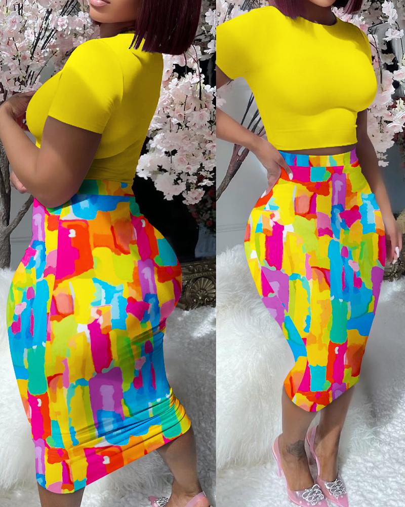 

Casual Top & Melting Colors All Over Print Skirt Set, Yellow