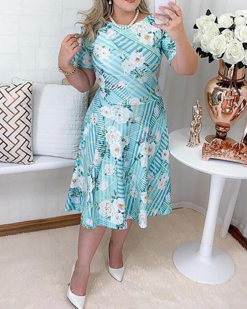 

Plus Size Floral Print Tied Detail Short Sleeve Casual Dress, Green