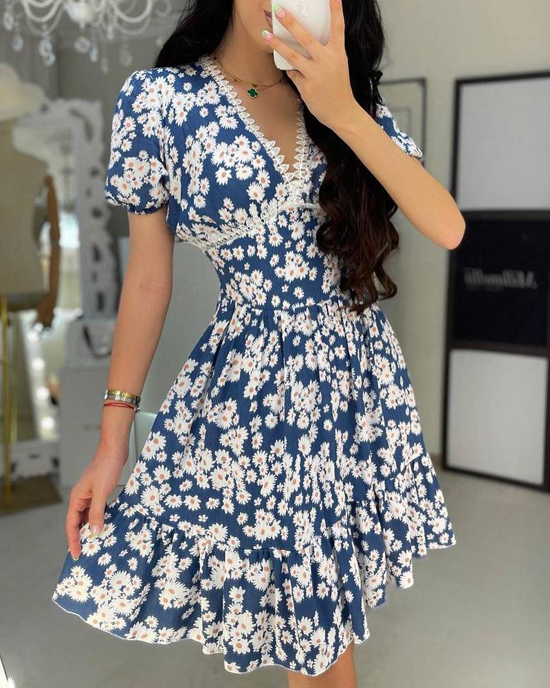 

Daisy Print Puff Sleeve Lace Trim Dress, Blue