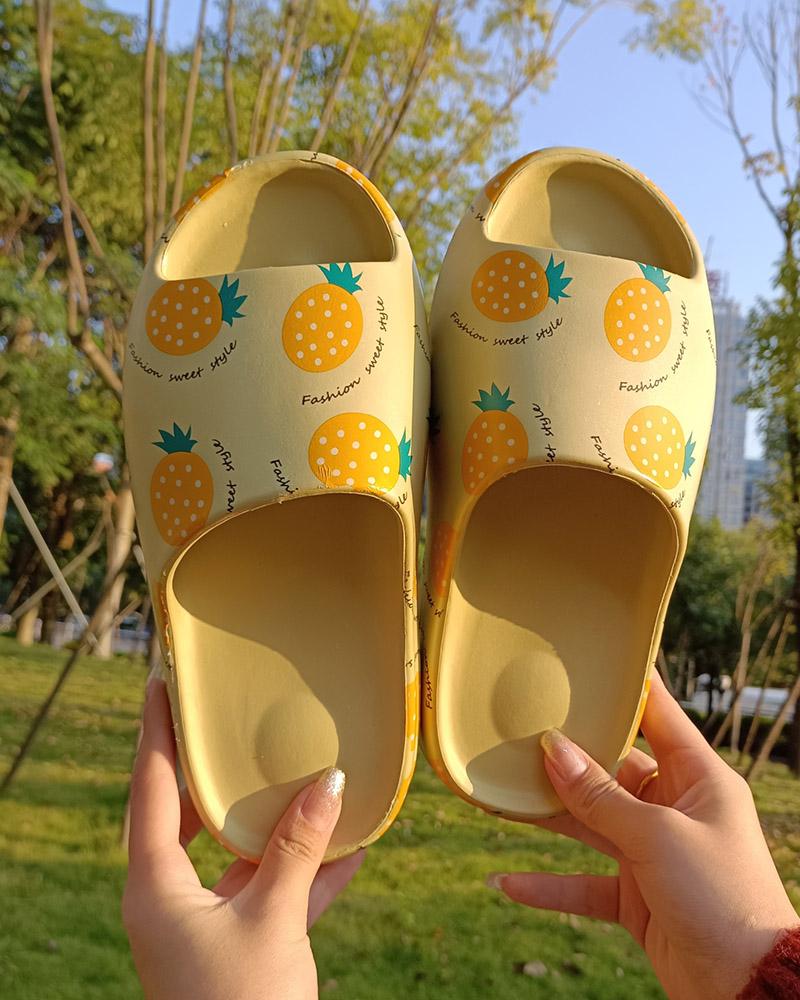 

Pineapple Print Round Toe Non-slip Slippers, Green