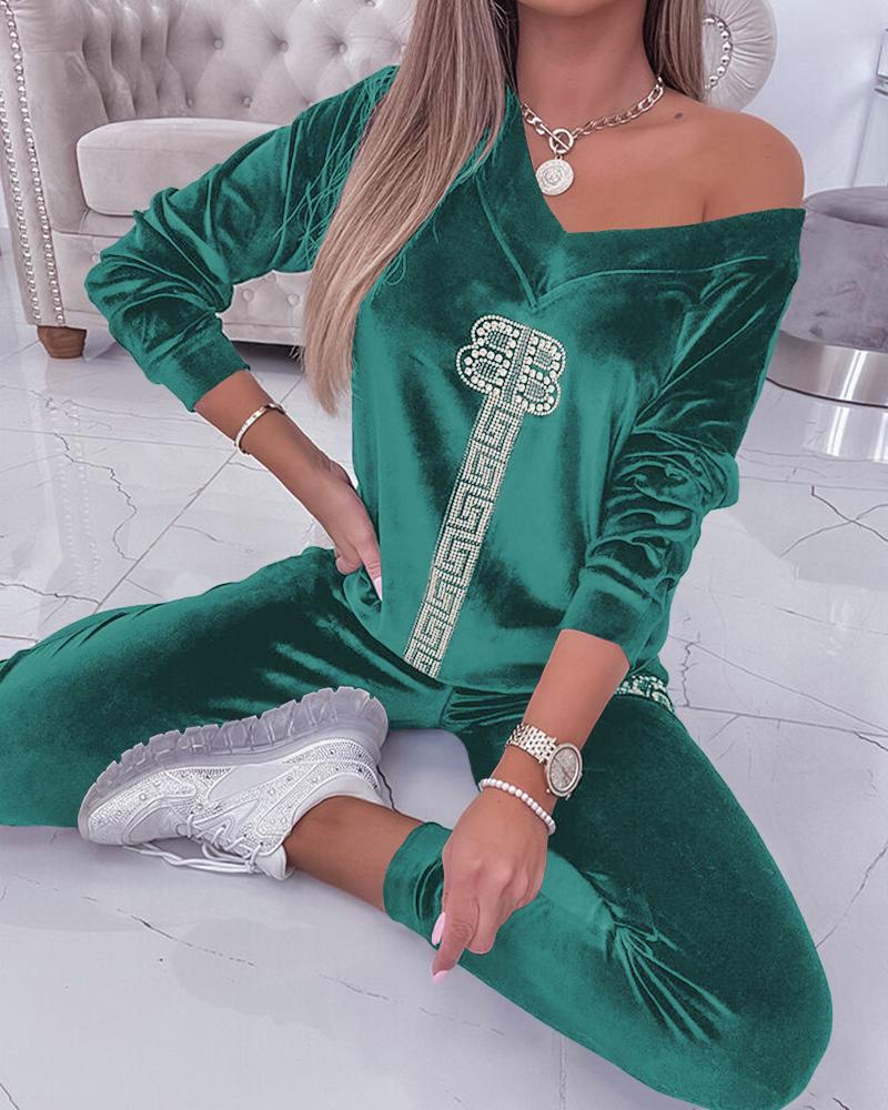 

Rhinestone Geometric Letter Pattern Velvet Top & Pants Set, Green