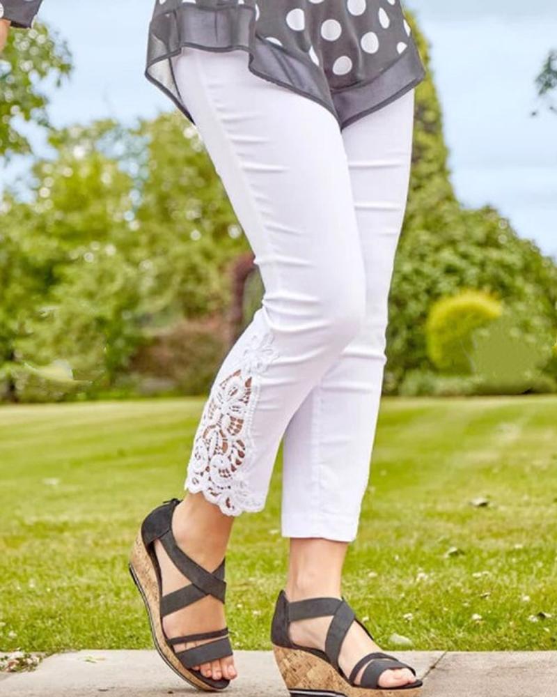 

Pocket Decor Crochet Lace Patch Pants, White
