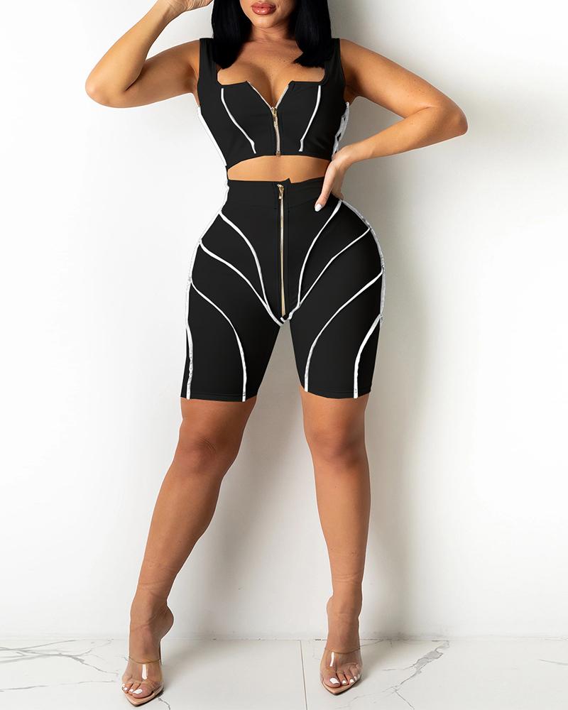 

Zip Front Contrast Piping Crop Top & Shorts Sets, Black