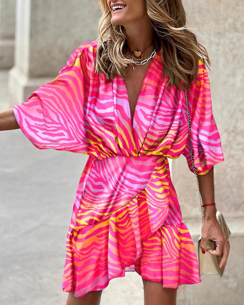 

Batwing Sleeve Ruffle Hem Zebra Stripe Print Dress, Multicolor