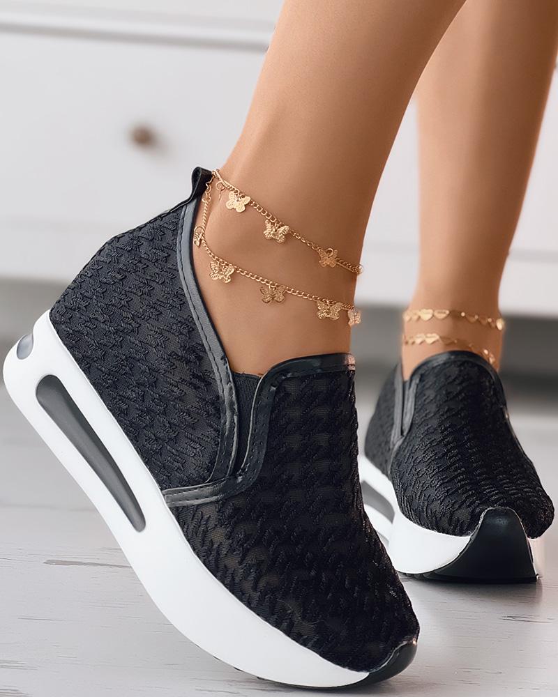 

Houndstooth Pattern Slip On Muffin Sneakers, Black