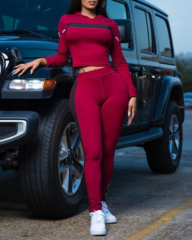 

Colorblock Long Sleeve Hooded Crop Top & High Waist Pants Set, Wine red