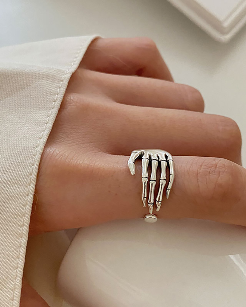 

1pc Halloween Retro Skull Hand Shaped Ring, Silver
