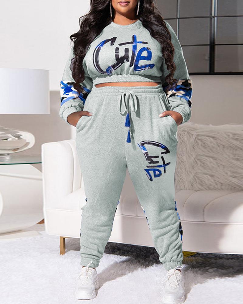 

Plus Size Camo Letter Print Crop Top & Pants Set, Gray