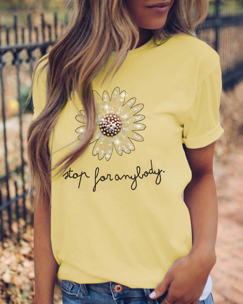 

Letter Pattern Studded Beaded Casual T-shirt, Yellow