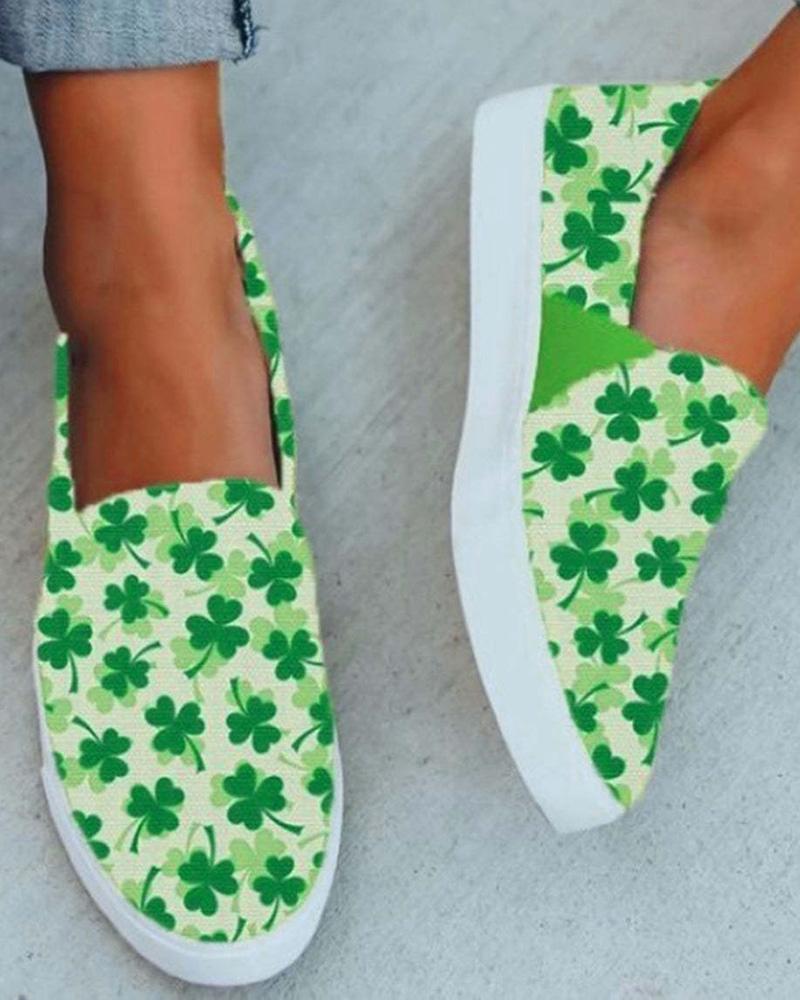 

St. Patrick's Day Lucky Clover Print Slip-on Loafers, White&green