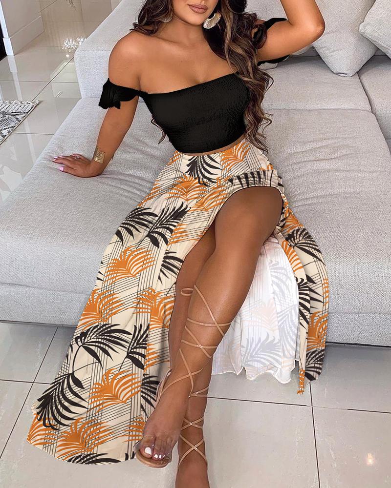 

Off Shoulder Shirred Crop Top & Tropical Print Split Thigh Skirt Set, Black