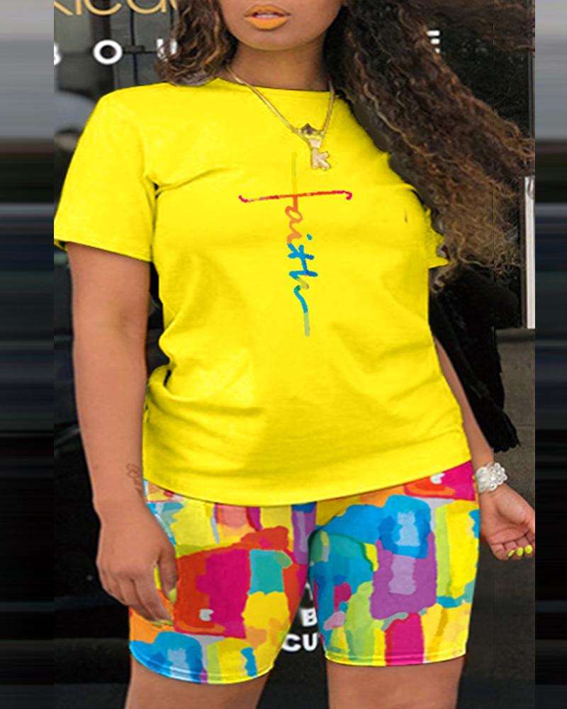 

Plus Size Faith Melting Colors All Over Print Casual Top & Shorts Set, Yellow