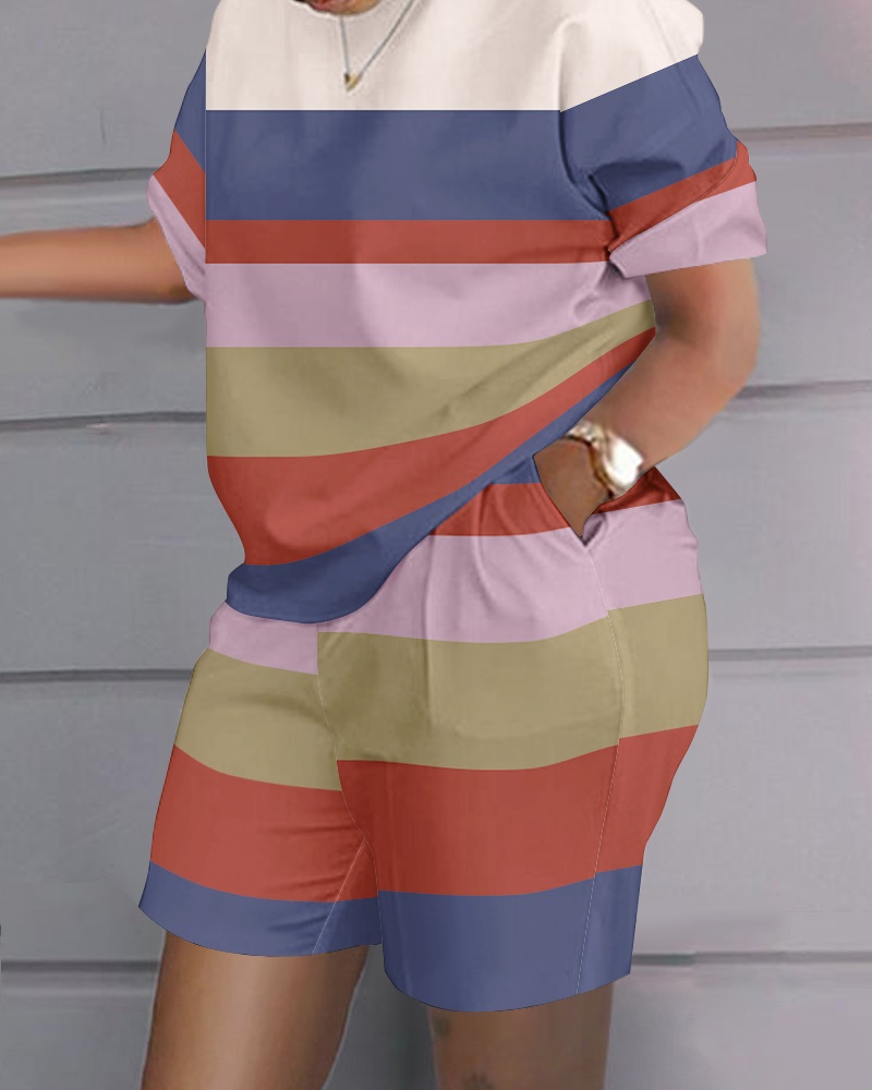 

Plus Size Striped Colorblock T-shirt & Pocket Design Shorts Set, Multicolor