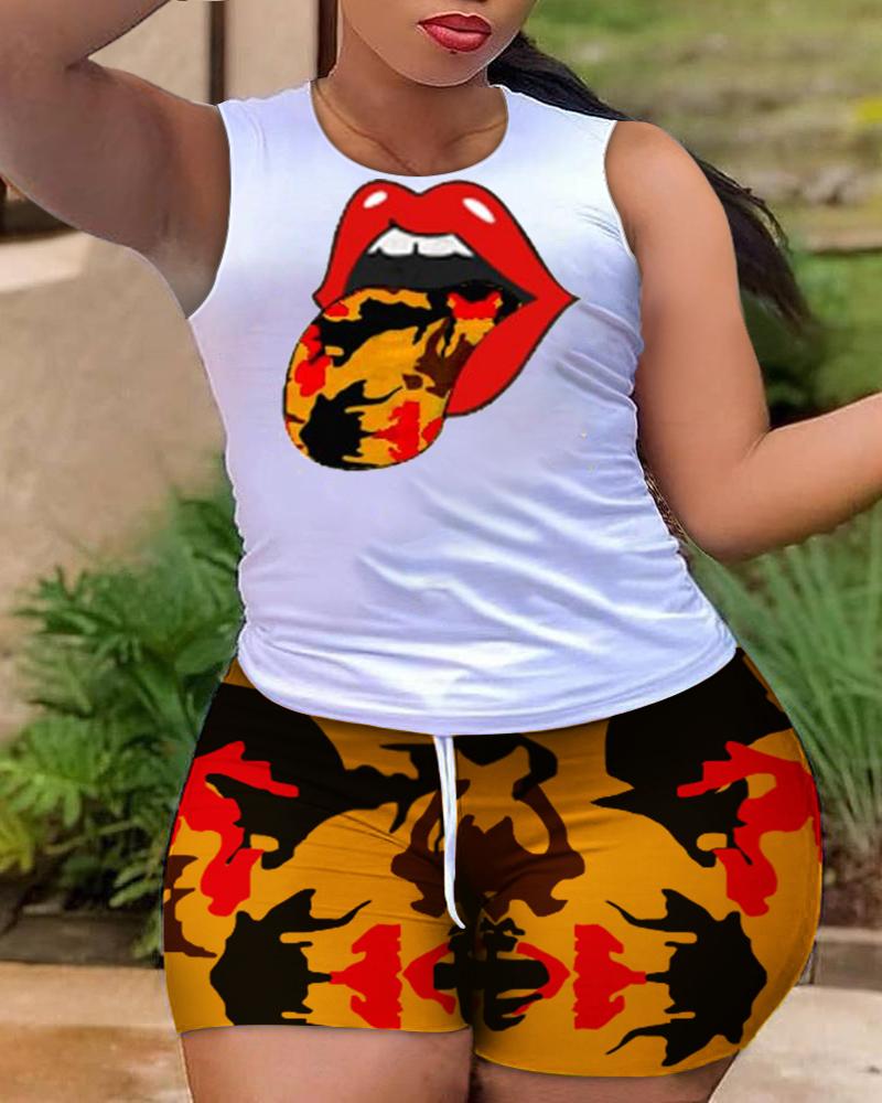 

Plus Size Camouflage Lip Print Casual Tank Top & Shorts Set, Multicolor