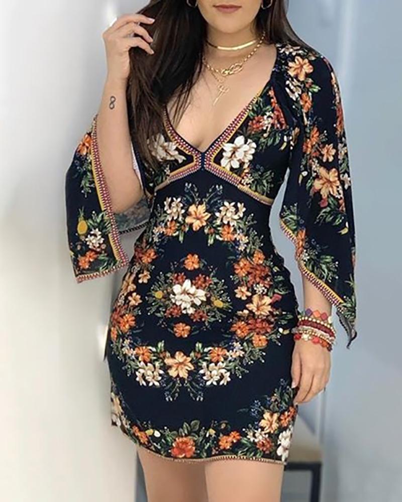 

Floral Print Cape Sleeve Bodycon Dress, Black