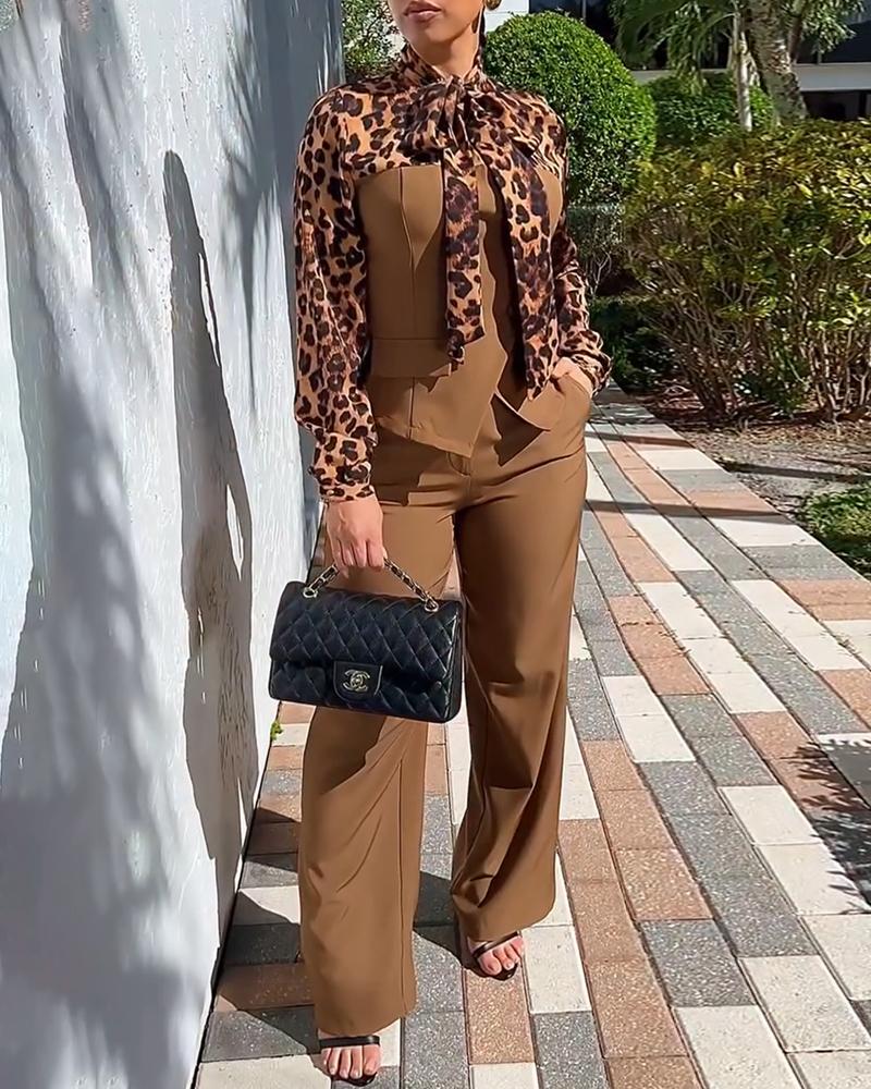 

Conjunto de 2 piezas con estampado de leopardo, cuello con lazo, manga larga, doble botonadura, detalle de solapa frontal y pantalones anchos con cremallera, conjunto informal para desplazamientos diarios., Dark brown