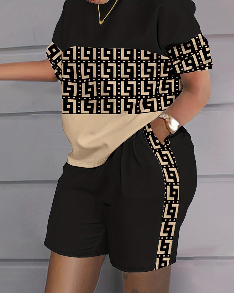 

Plus Size Colorblock Geometric Print Top & Pocket Design Shorts Set, Black