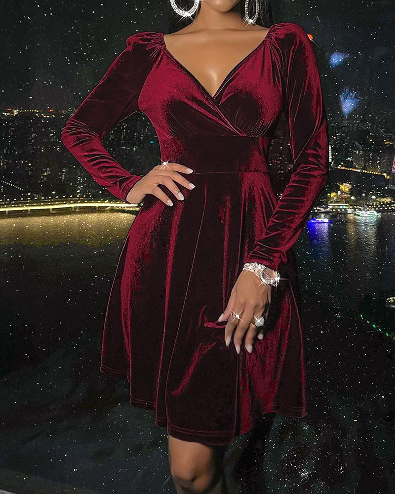 

Long Sleeve V-neck Velvet Party Dress, Wine red