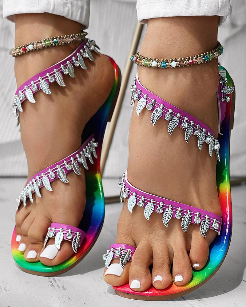 

Sandalias con tira en el dedo y diseño degradado de arcoíris con estampado de hojas, Multicolor