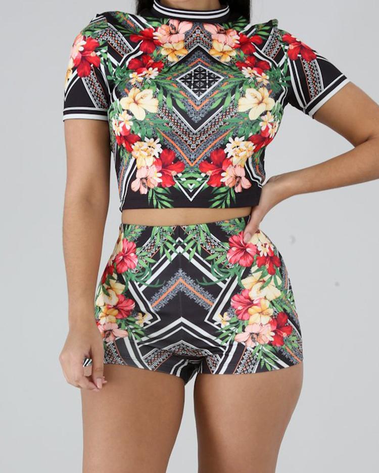 

Floral Printed Crop tops With Shorts, Multicolor