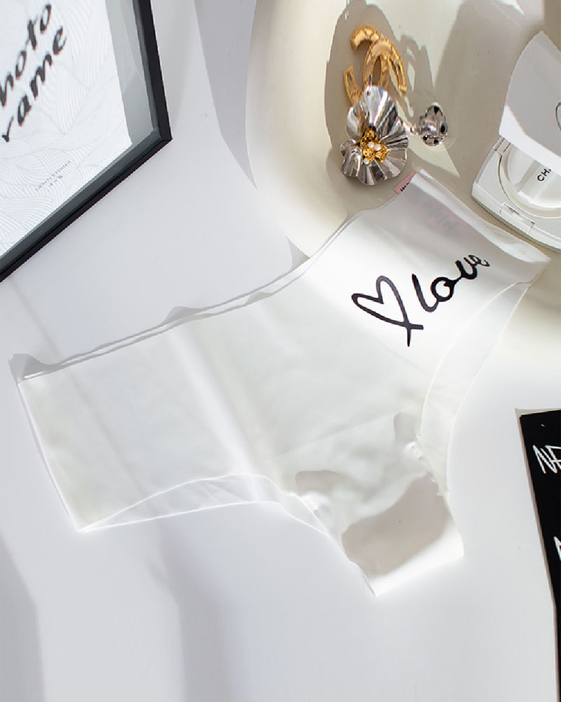 

Letter Heart Print Breathable Seamless Panty, White