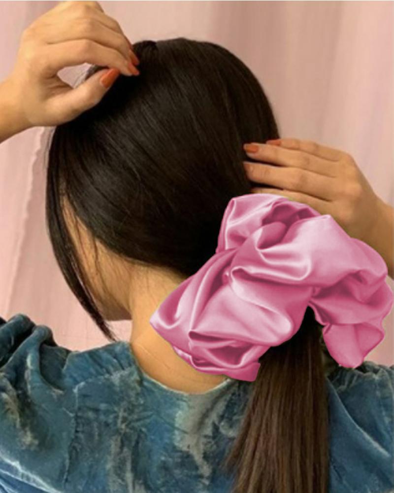 

1pc Minimalist Satin Scrunchie, Pink