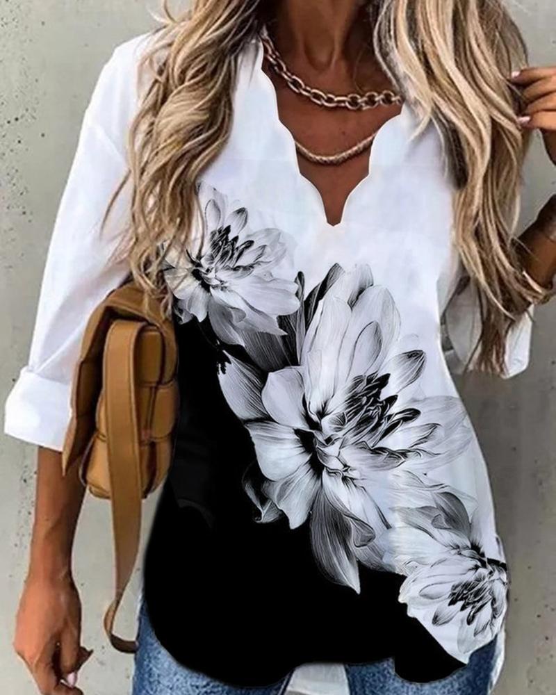 

Scallop Trim Colorblock Floral Print Casual Top, White