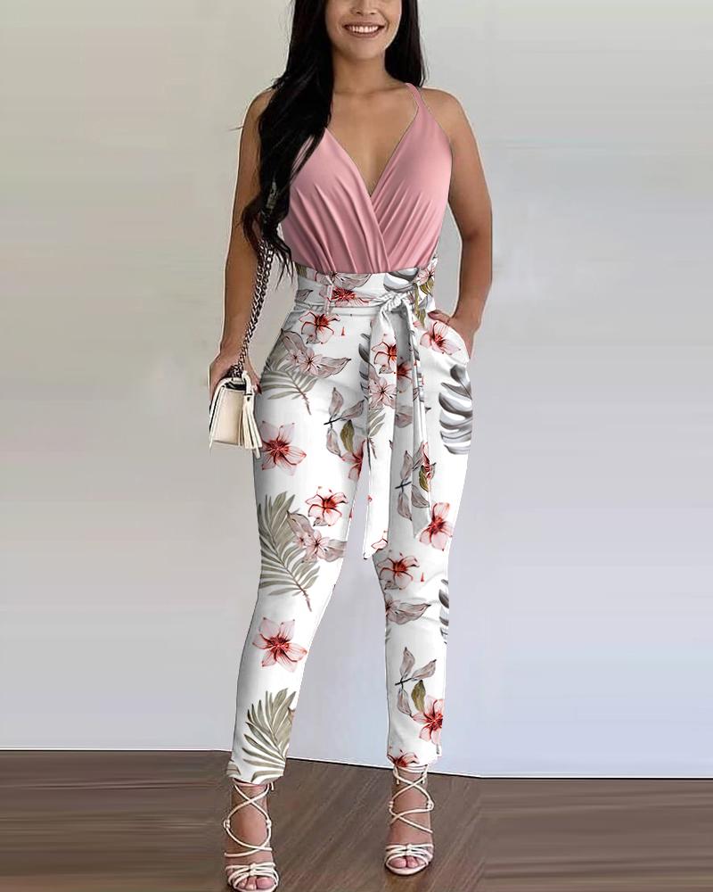

Solid V-Neck Cami Top & Floral Print Tie Front Pants Set, Pink