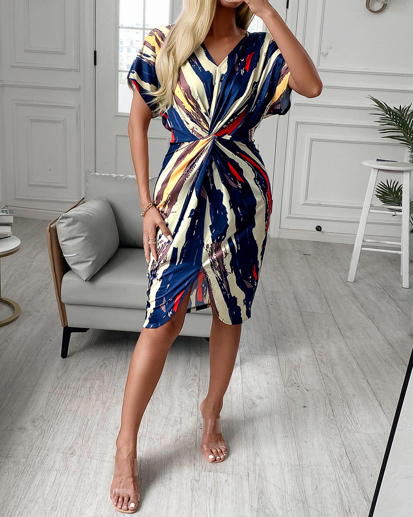 

Abstract Print Twisted Front Slit Short Sleeve Casual Dress, Multicolor