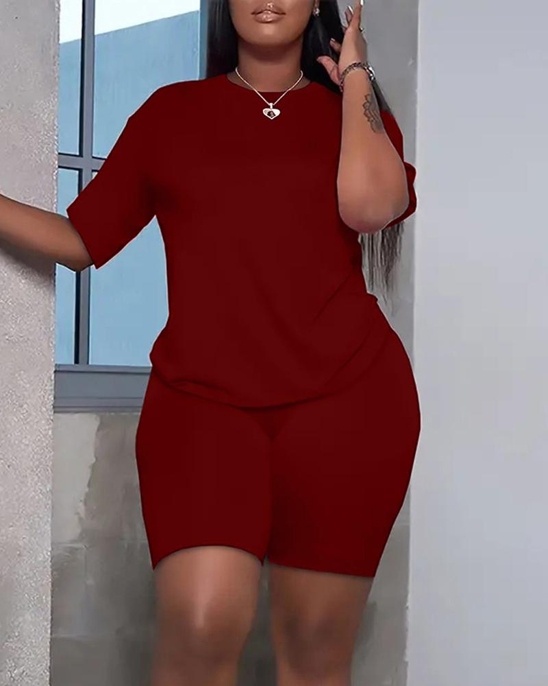 

Plus Size O-neck Half Sleeve Top & Shorts Set, Wine red