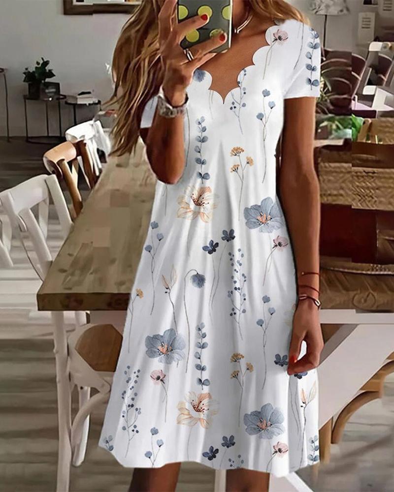 

Floral Print Scallop Trim Casual Dress, White
