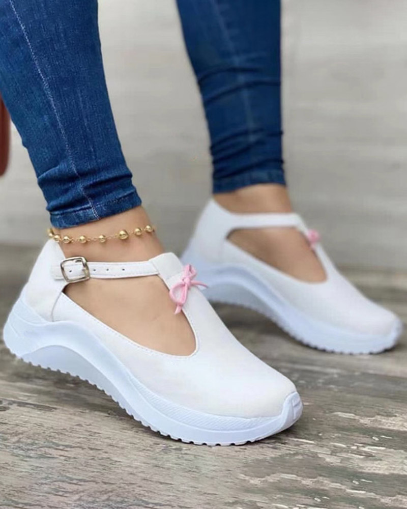 

Bowknot Decor Cutout Buckled Sneakers, White