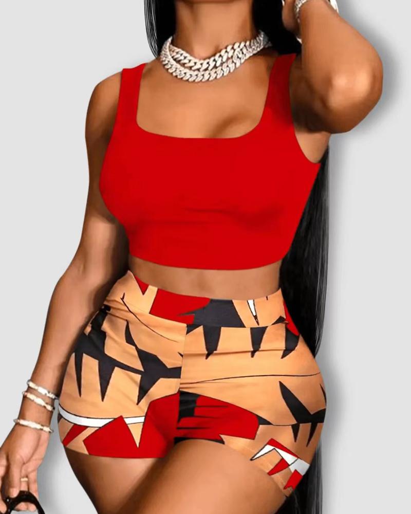 

Crop Tank Top & Geometric Print Shorts Set, Red