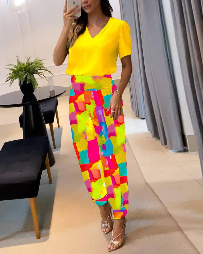 

V-Neck T-shirt & Melting Colors All Over Print Pants Set, Yellow