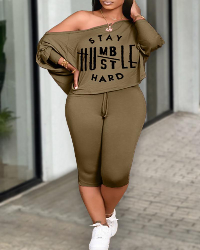 

Plus Size Stay Humble Hustle Hard Print Top & Drawstring Pants Set, Brown