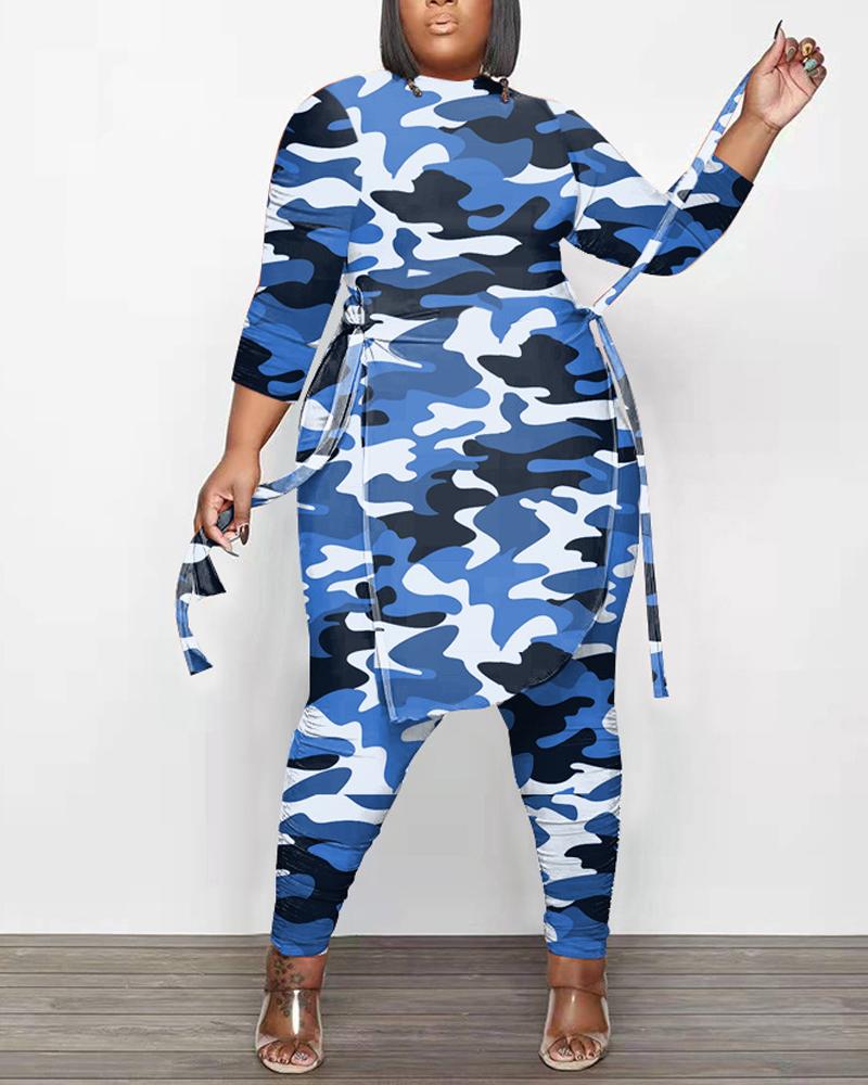 

Plus Size Camo Print Side Slit Asymmetrical Hem Top & Pants Set, Blue