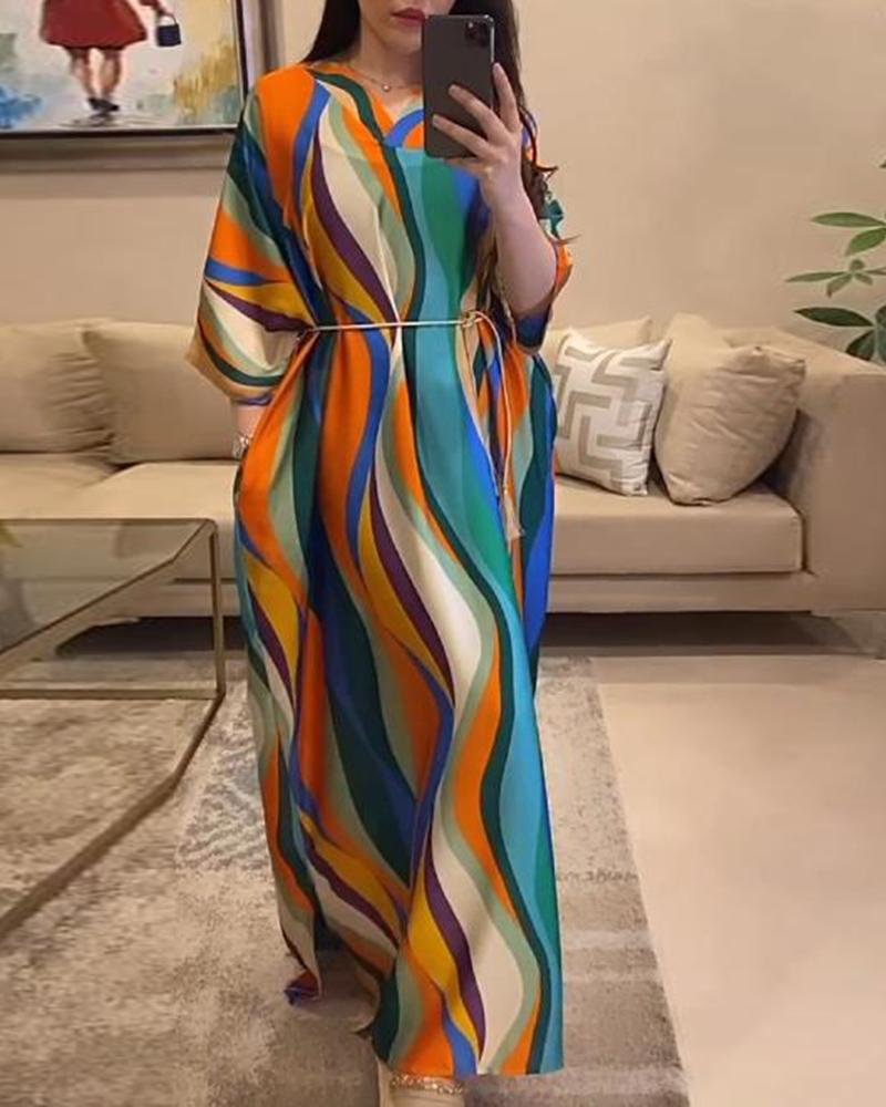 

Abstract Print Batwing Sleeve Maxi Dress, Multicolor