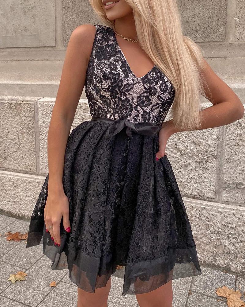 

Sleeveless V-Neck Tied Detail Lace Dress, Black