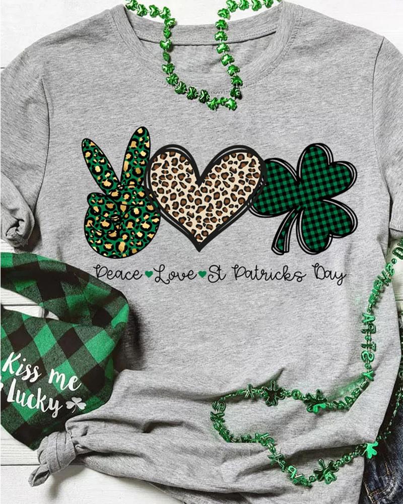 

St. Patrick' Day Lucky Shamrock Heart Print Casual T-shirt, Gray