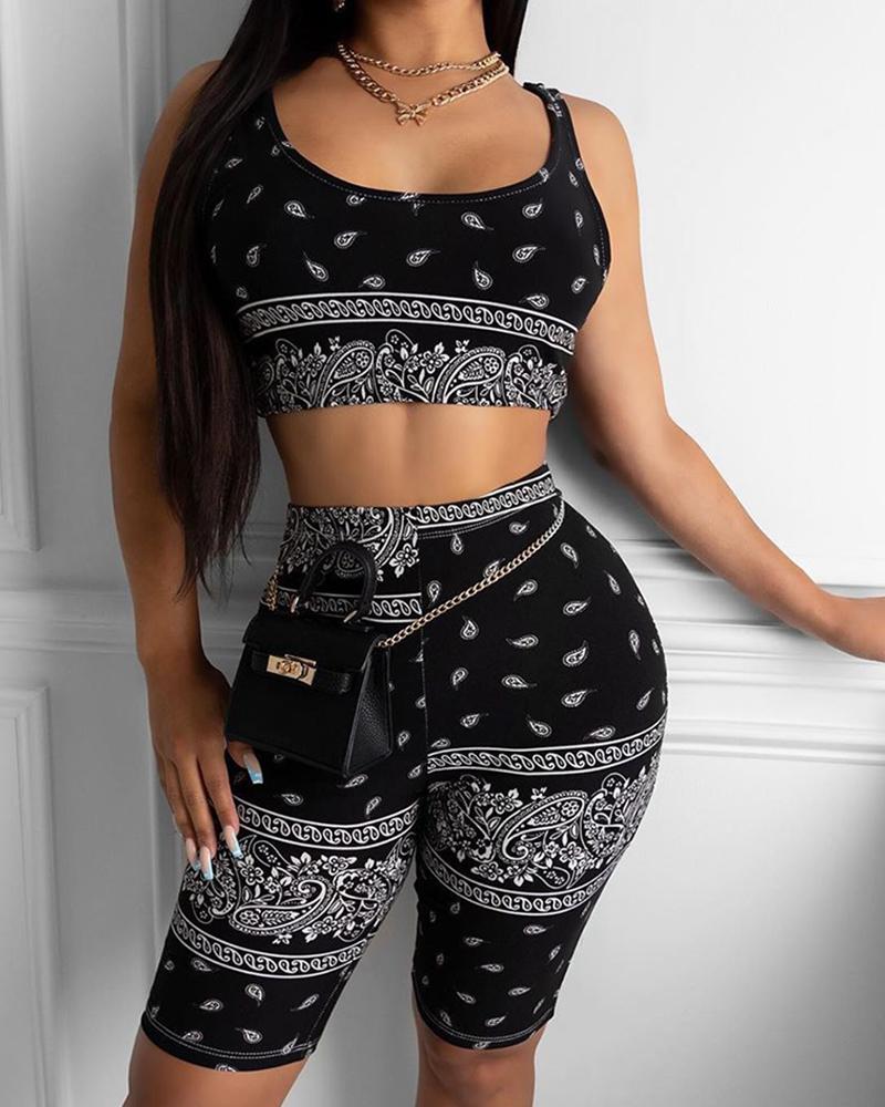 

U Neck Thin Strap Paisley Print Sporty Set, Black