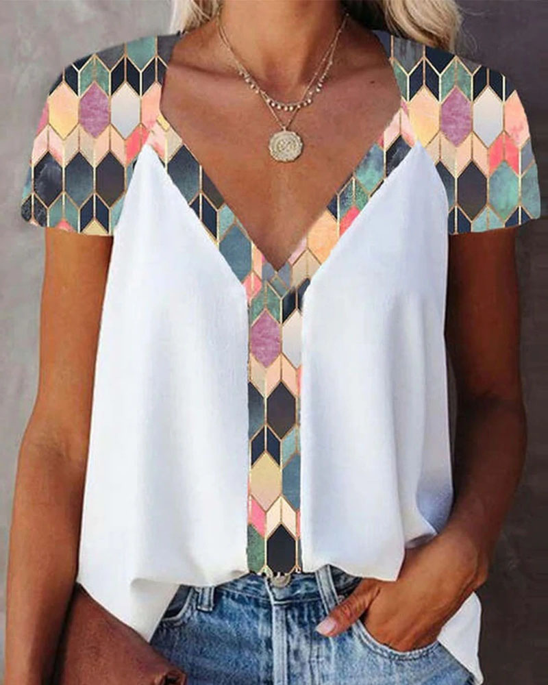 

Geometric Print V-Neck Short Sleeve Top, White