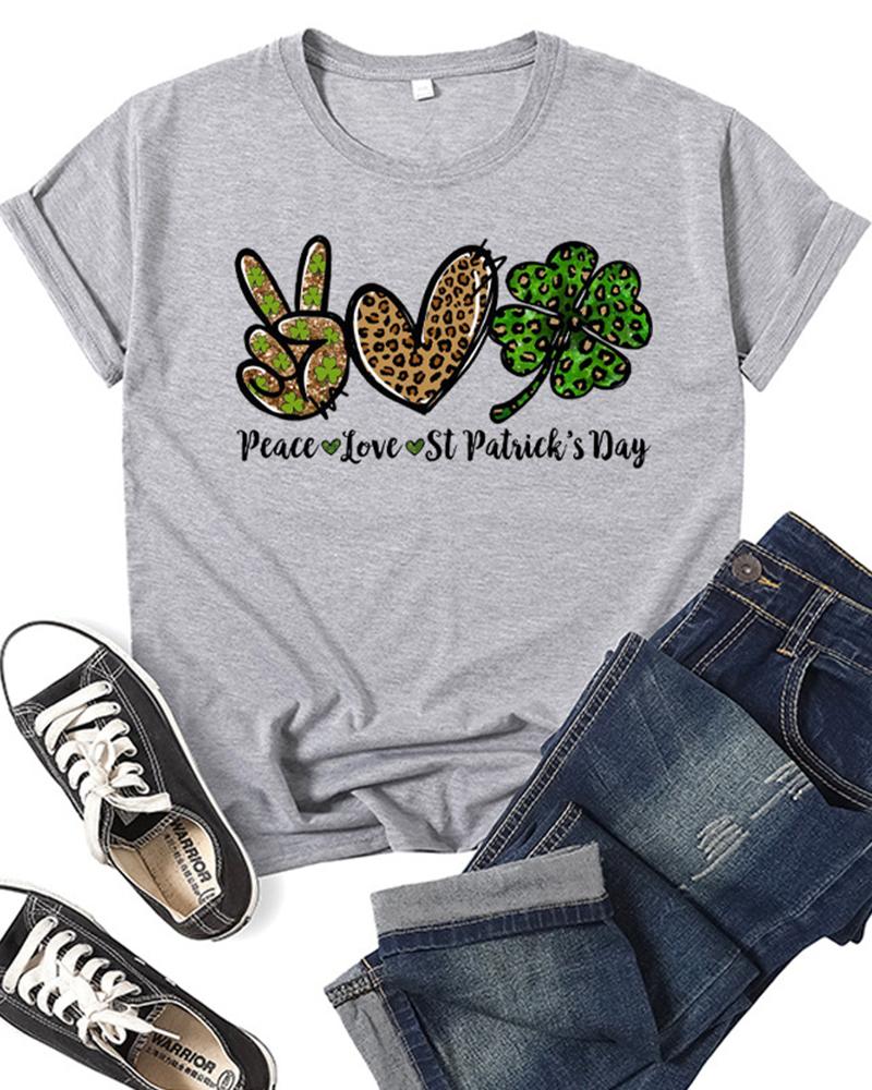 

St. Patrick' Day Leopard Scissorhands Clover Letter Print Casual T-shirt, Gray