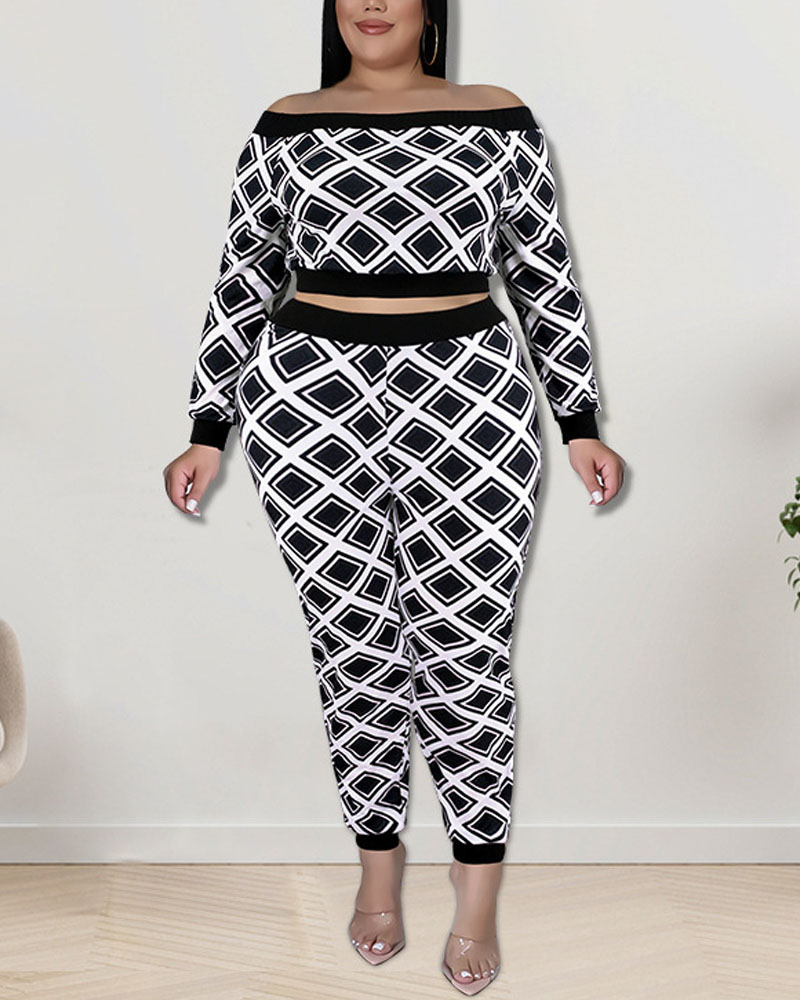 

Plus Size Geometric Print Off Shoulder Crop Top & Pants Set, Blackwhite