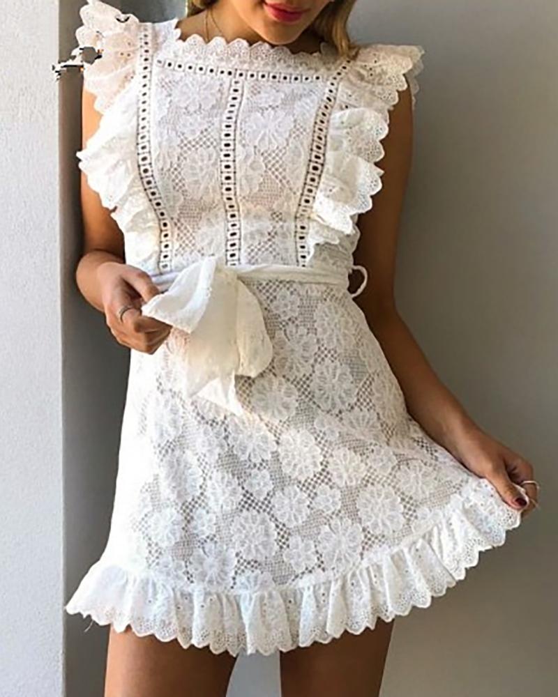 

Ruffles Hollow Out Short Sleeve Lace Dress, White