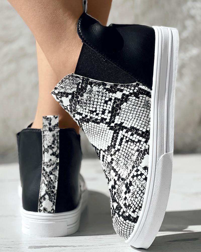 

Animal Print Round Toe Ankle Boots, Snakeskin