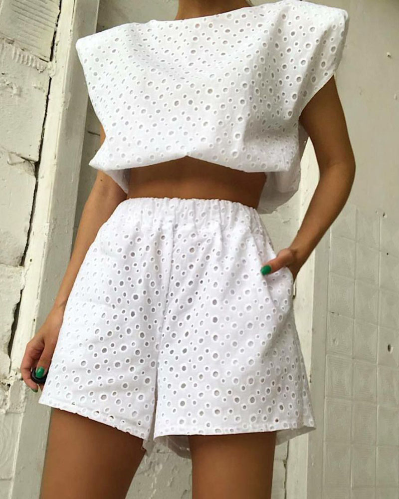 

Eyelet Embroidery Top & Pocket Design Shorts Set, White