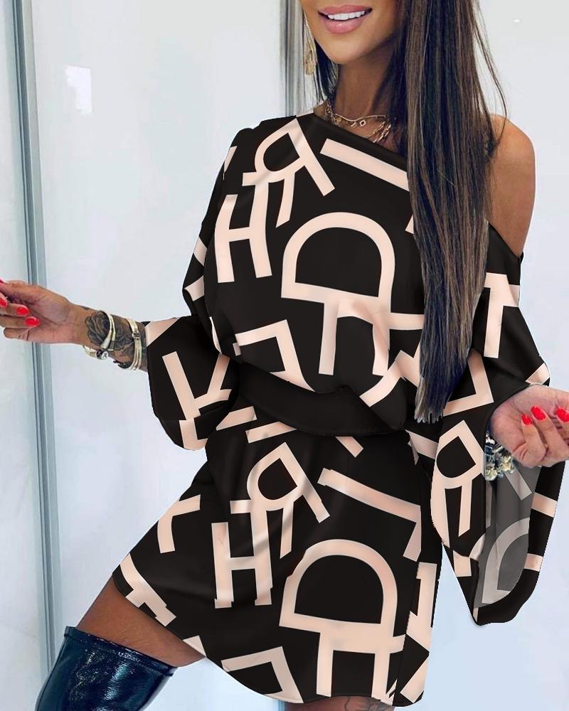 

Bell Sleeve One Shoulder Letter Print Dress, Black