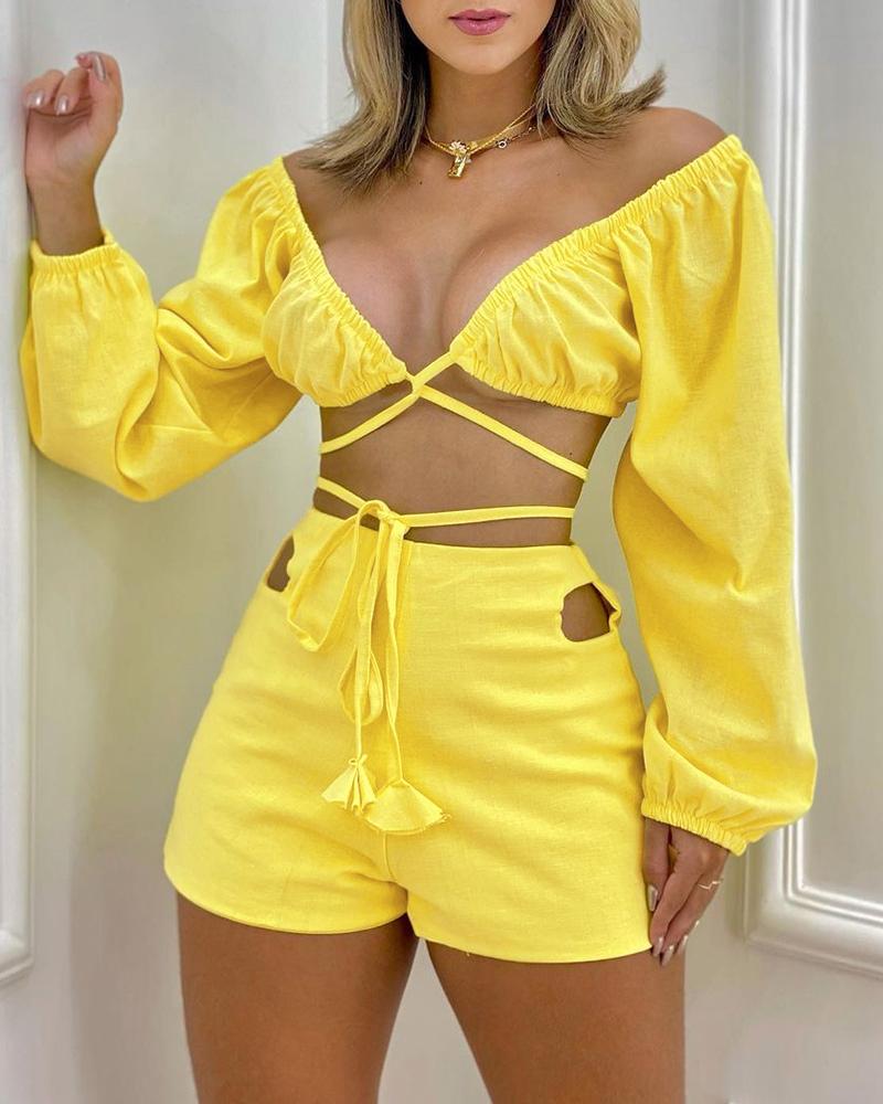 

Lantern Sleeve Drawstring Top & Cutout Shorts Set, Yellow