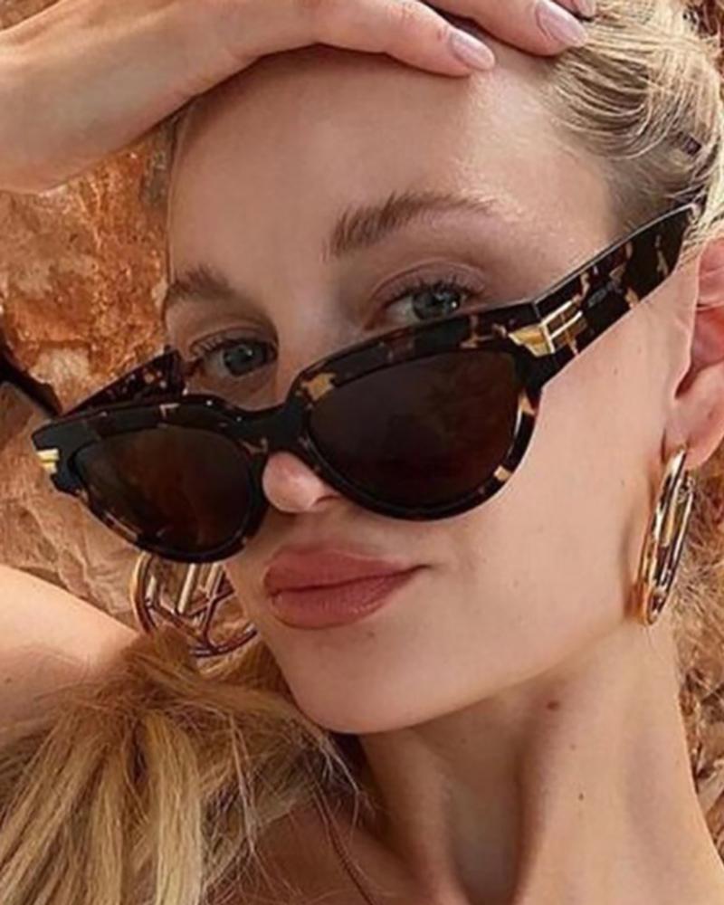 

1Pair Studded Retro Cat Eyes Frame Sunglasses, Style1