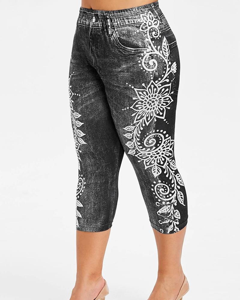 

Plus Size Floral Denim Look Print High Waist Capris Pants, Black